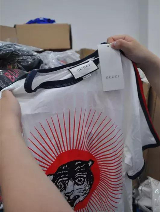 burberry琛ｆ湇鍋囪揣,burberry琛ｆ湇鐪熷亣