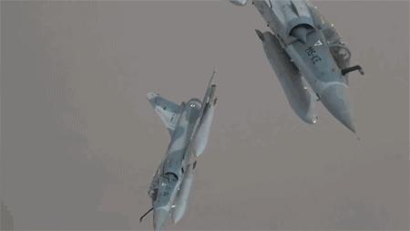 战斗机被导弹锁定后还能逃跑吗,战斗机被导弹锁定做什么机动