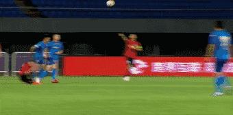 足球经典动图gif,足球内切gif