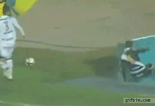 足球经典动图gif,足球内切gif