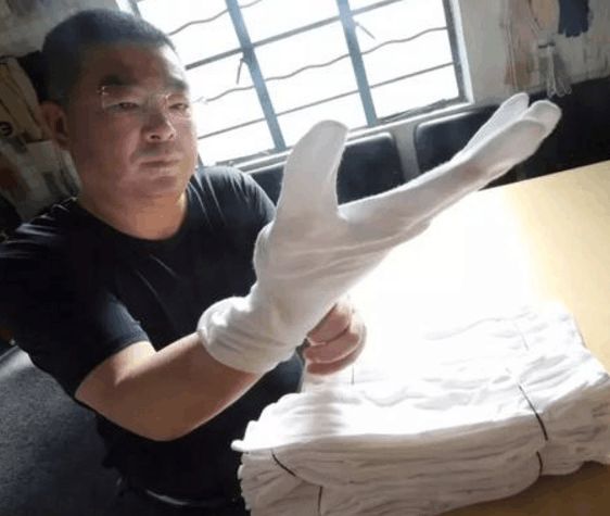 《药神》原型陆勇这家店将被挤爆!某网友一次就买10万双手套