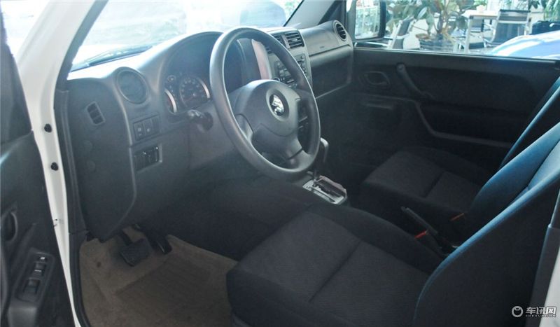 路虎卫士5.0v8和g63怎么选,卫士110v8对比大g