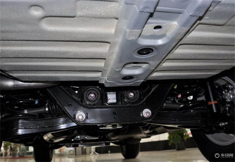 路虎卫士5.0v8和g63怎么选,卫士110v8对比大g