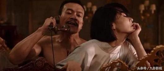 《邪不压正》许晴大尺度出镜，穿旗袍大秀翘臀，网友直呼受不了！