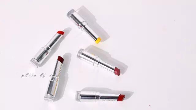 试色口红哪个颜色好看显白,试色口红哪个色好看显白