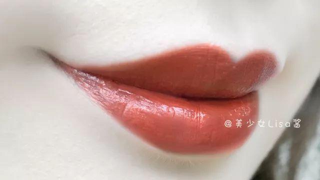 试色口红哪个颜色好看显白,试色口红哪个色好看显白