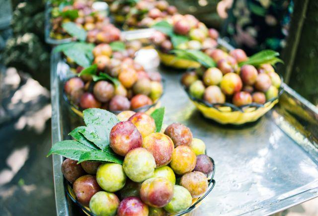 反季节水果吃多了会怎么样,反季节水果吃多了会怎样