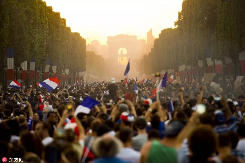 普京的黑雨伞是防弹的吗,普京雨伞视频完整版