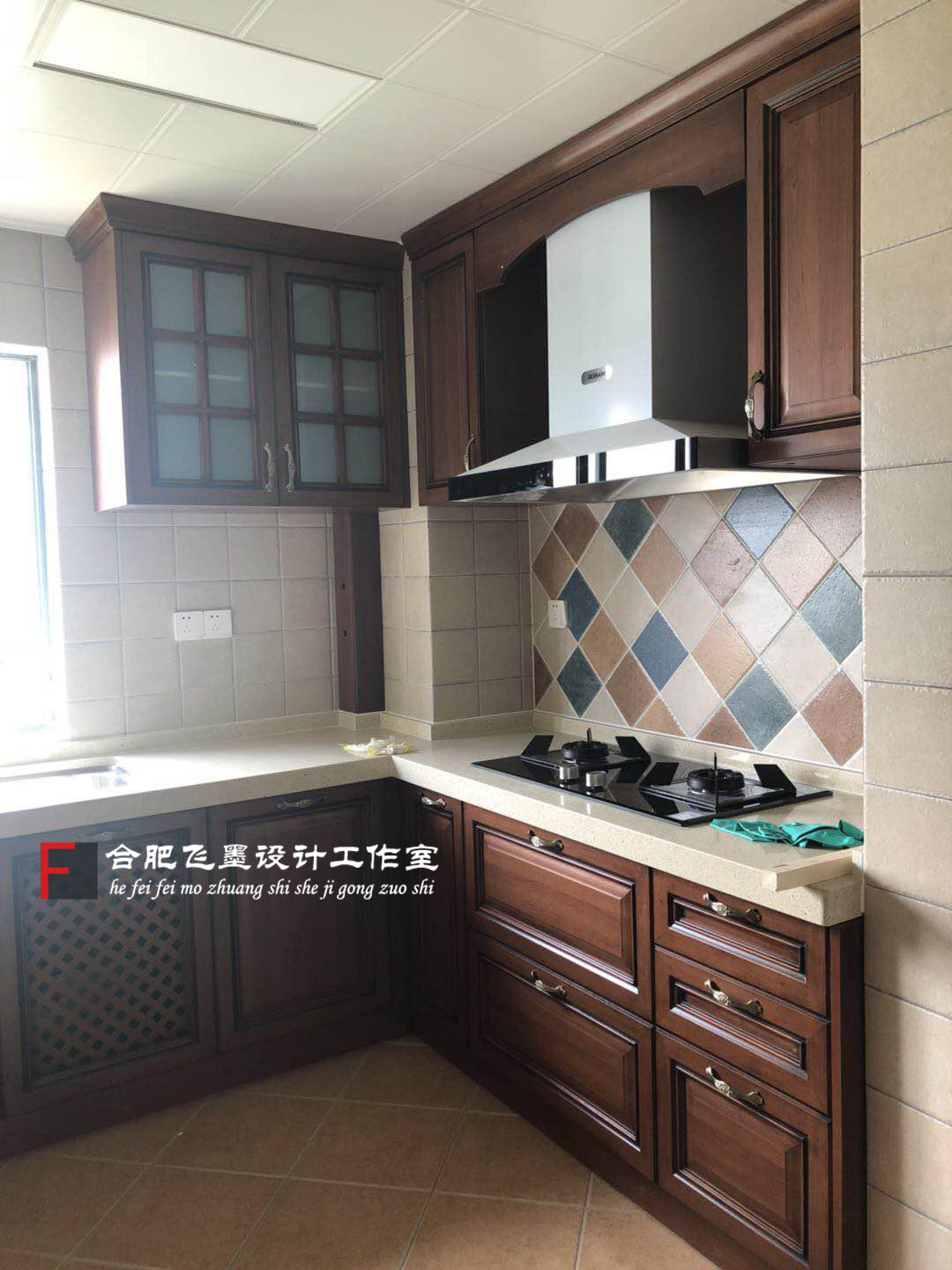 橱柜门用两块玻璃,橱柜内嵌门板效果图