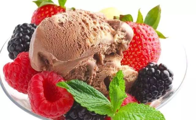 怎么对付熊孩子吃冰淇淋,冬天吃雪糕对付熊孩子