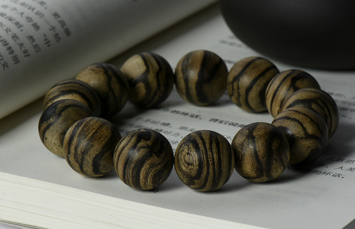 真假越南沉香手串图片鉴别,芽庄沉香手串怎么辨别真假