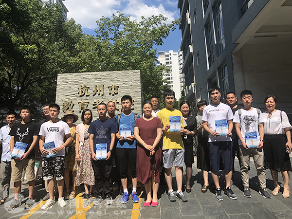 杭州六名少年被录取为空军飞行员,万里挑一987