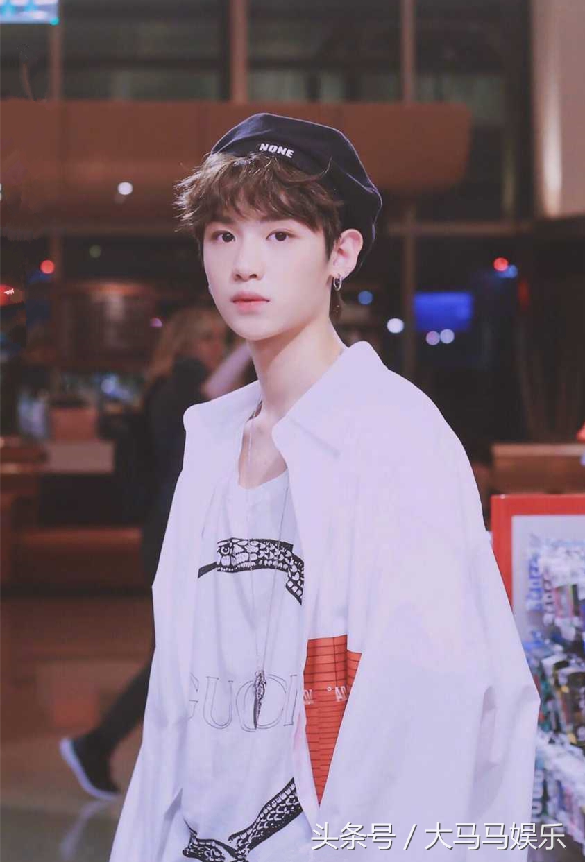 朱正廷遭乐华七子吐槽,朱正廷乐华7子同穿白衣