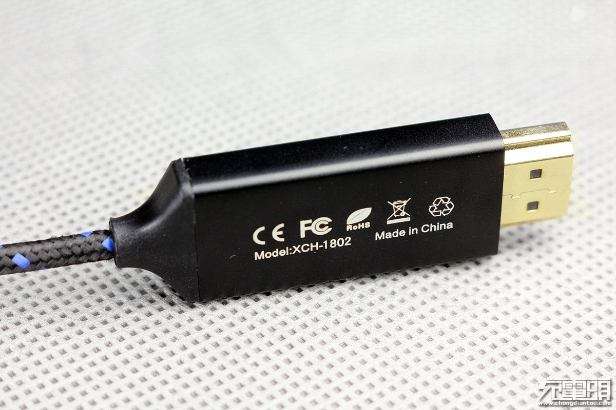 如何将手机屏幕投到显示屏上,手机怎么直接投到显示屏