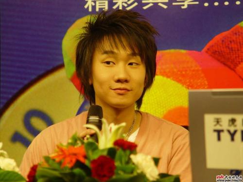 西界歌王：我是行走的CD