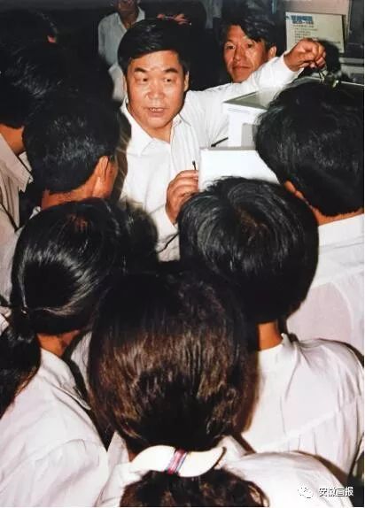 张巨声美菱照片,光辉岁月纪录片张正源采访