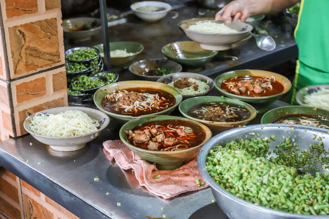 宽窄巷子旁边的物美价廉的巷子,宽窄巷子周边特色小街