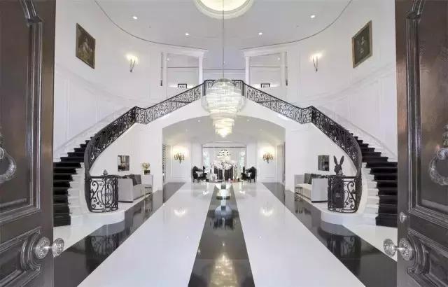 c罗和梅西的家,c罗梅西贝克汉姆豪宅对比