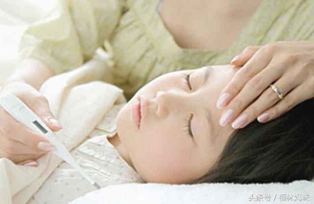 发烧额头敷毛巾好还是贴退热贴好,小孩半夜发烧是散热还是捂热