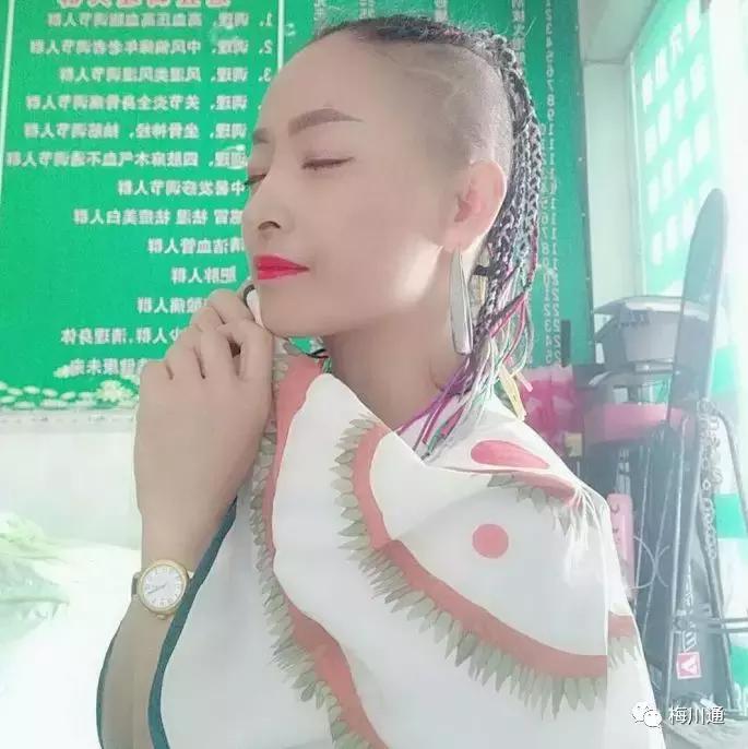 梅川有位女老板，不走寻常路，通过视频销售产品，赚到盆满钵满