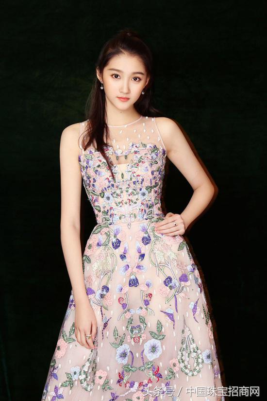 世纪缘珠宝关晓彤代言,世纪缘新合作