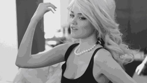 适合搭配方领的项链,一字肩和方领适合哪种项链