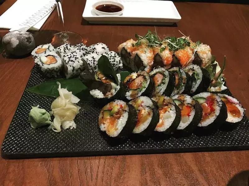 日本料理绿色的小菜,日本料理的叶子叫什么