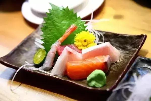 日本料理绿色的小菜,日本料理的叶子叫什么