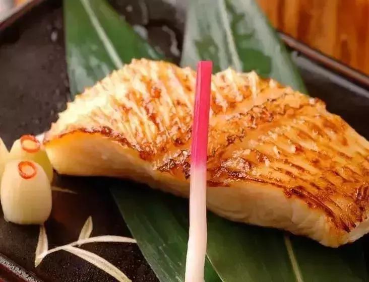 日本料理绿色的小菜,日本料理的叶子叫什么