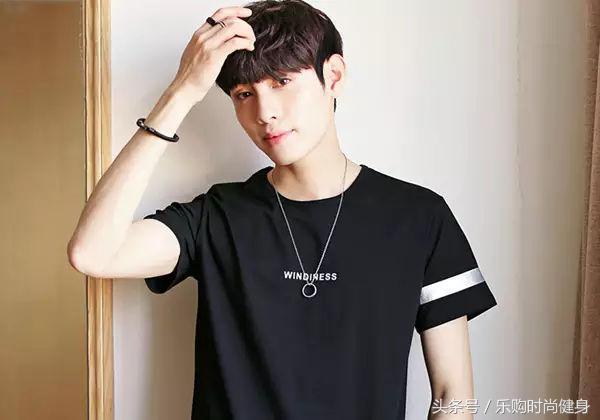 型男t恤短袖修身,型男必备高档时尚t恤