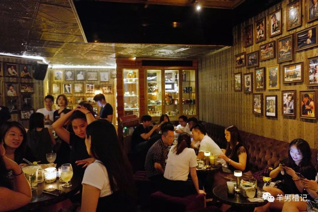 去酒吧除了点酒还需要点什么,去酒吧吧台如何点酒