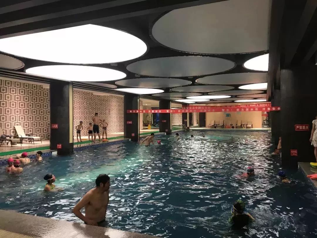 三伏天室内游泳,夏天游泳馆必备