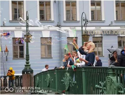 鍗庝负p20pro棣栨涓夋憚,鍗庝负p20pro寰曞崱涓夋憚