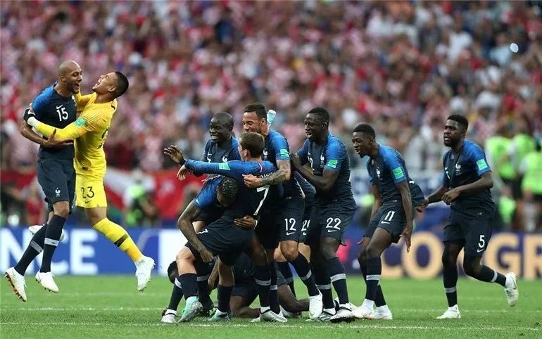 不紧张但害怕,守门员面对罚点球时的焦虑阅读题