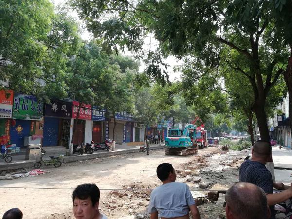 郑州违停几天车拖走,郑州违停严重车辆当场拖移