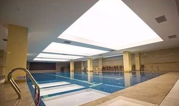 长春适合去的游泳馆,清凉一夏泳池