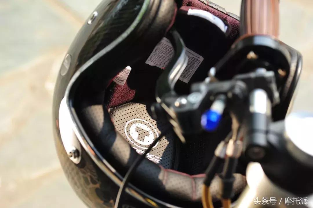 售价880元的TORC碳纤复古盔，了解一下
