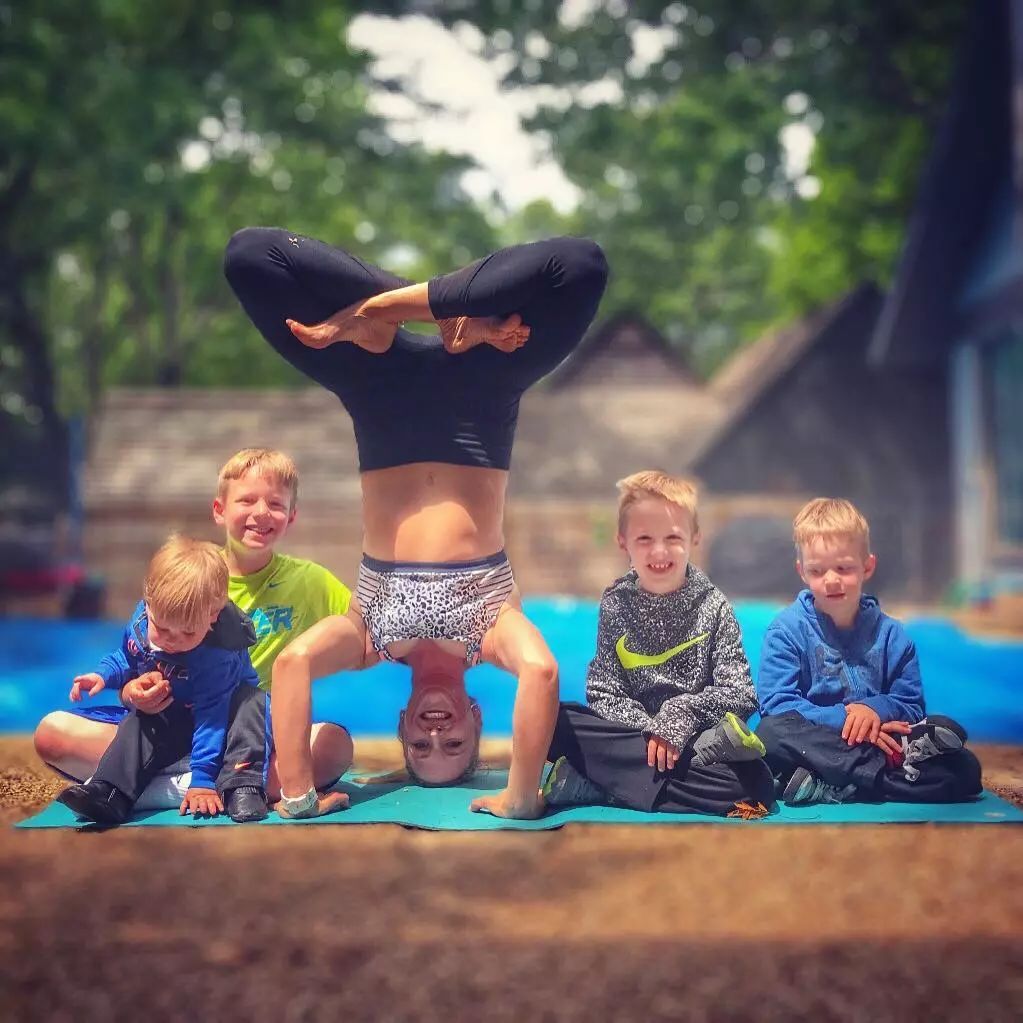 瑜伽辣妈全身照,瑜伽辣妈高清图片