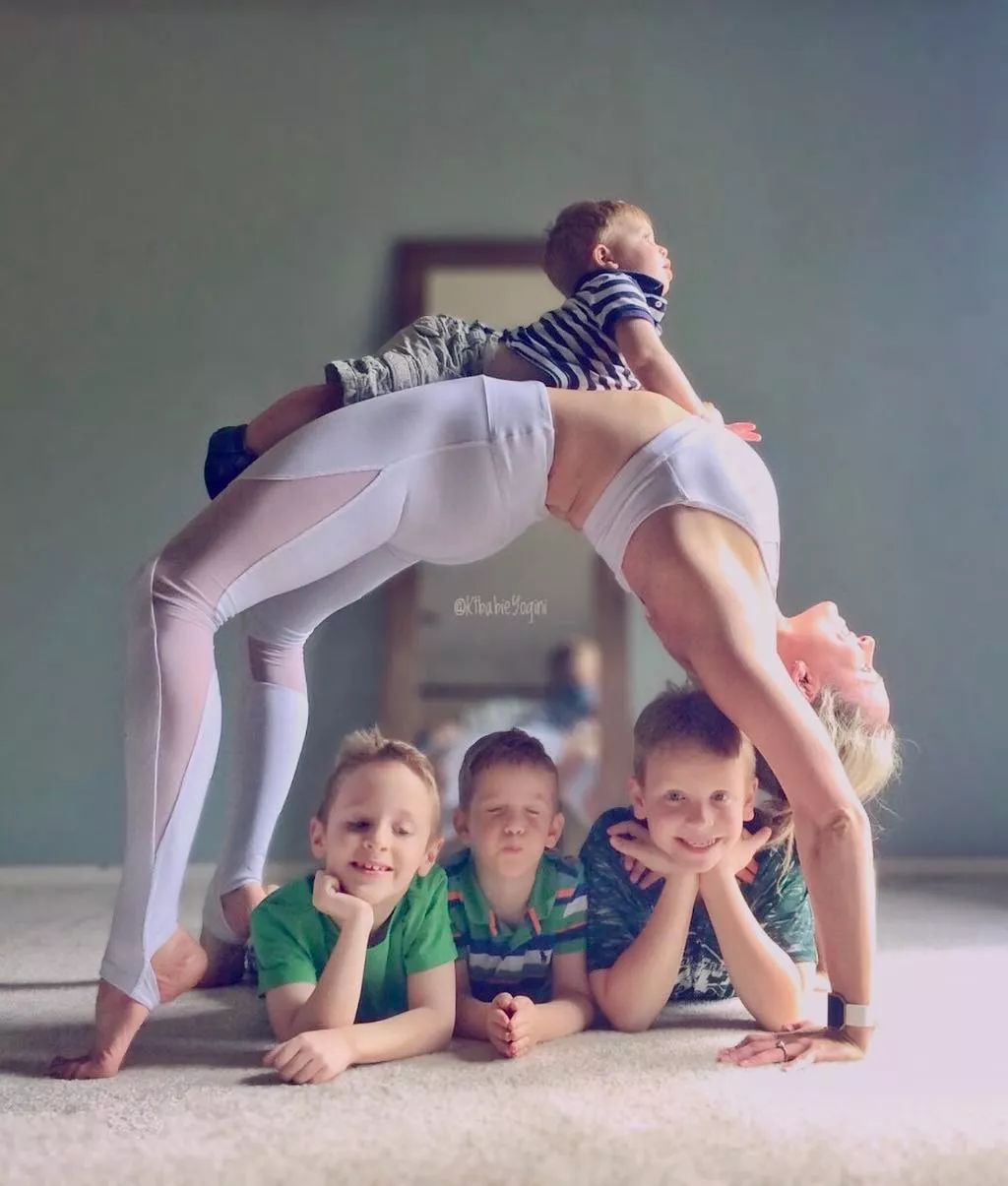 瑜伽辣妈全身照,瑜伽辣妈高清图片