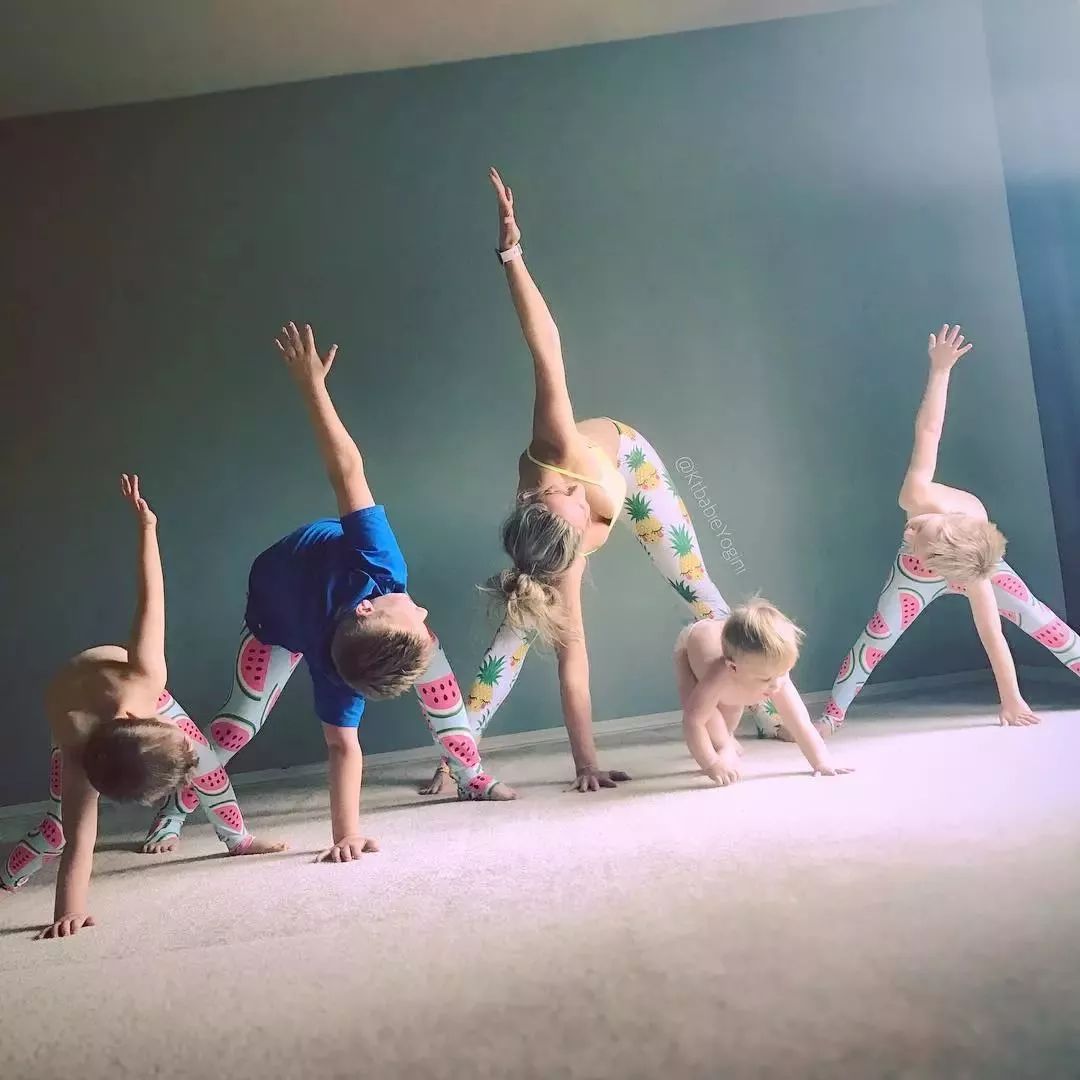 瑜伽辣妈全身照,瑜伽辣妈高清图片