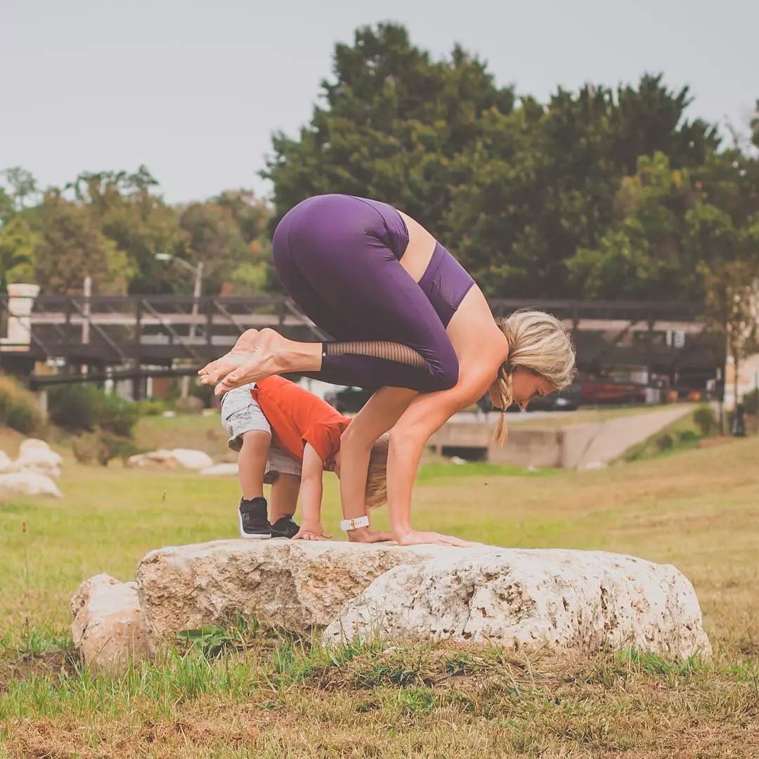 瑜伽辣妈全身照,瑜伽辣妈高清图片