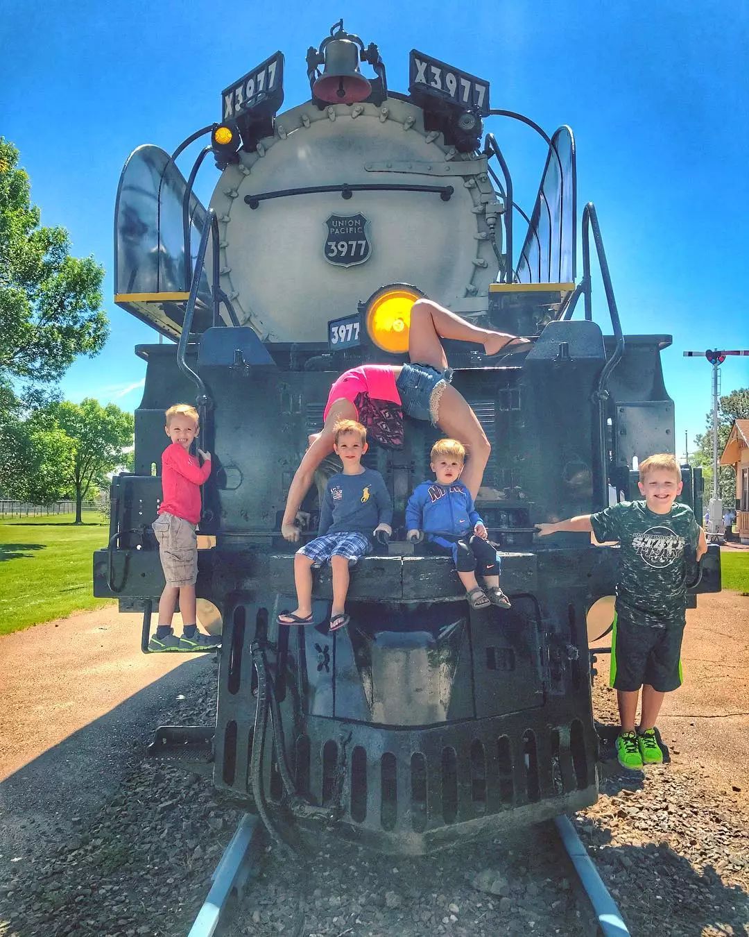 瑜伽辣妈全身照,瑜伽辣妈高清图片