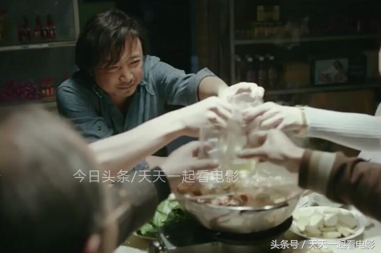 这位国产英雄和钢铁侠就差一套战甲，倒贴钱救人结果坐了3年牢