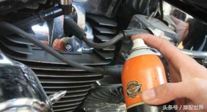 下雨天摩托车化油器进水怎么解决,下雨天摩托车进水了