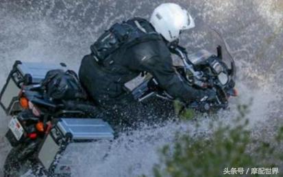 下雨天摩托车化油器进水怎么解决,下雨天摩托车进水了