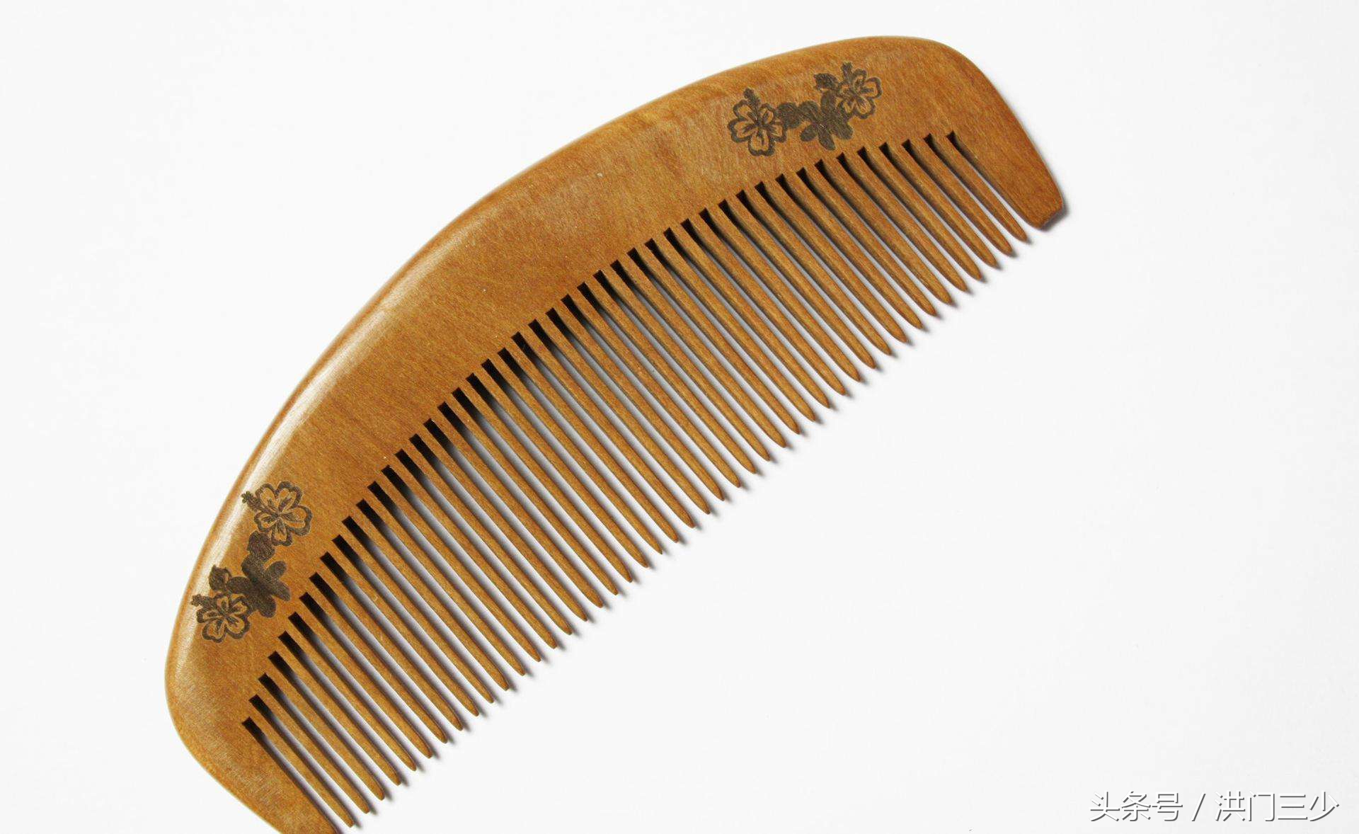 梳头用什么材质梳子好,用什么梳子梳头比较好
