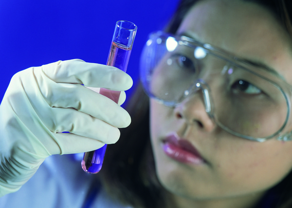 山泉水能治病？是最好的水？看完文章，再考虑要不要继续饮用