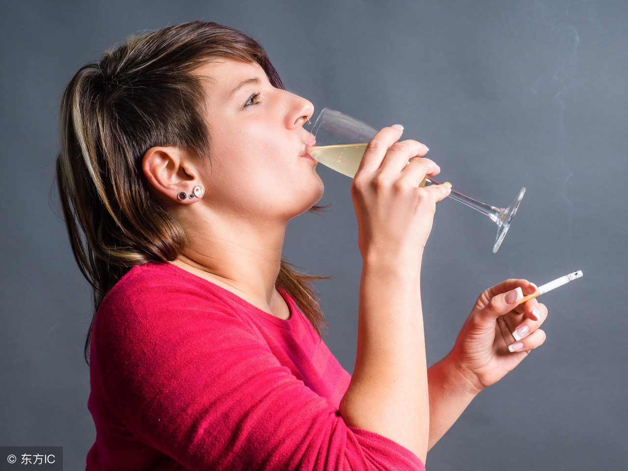 哺乳期抽烟对乳汁有什么影响,哺乳期抽烟对bb有什么影响