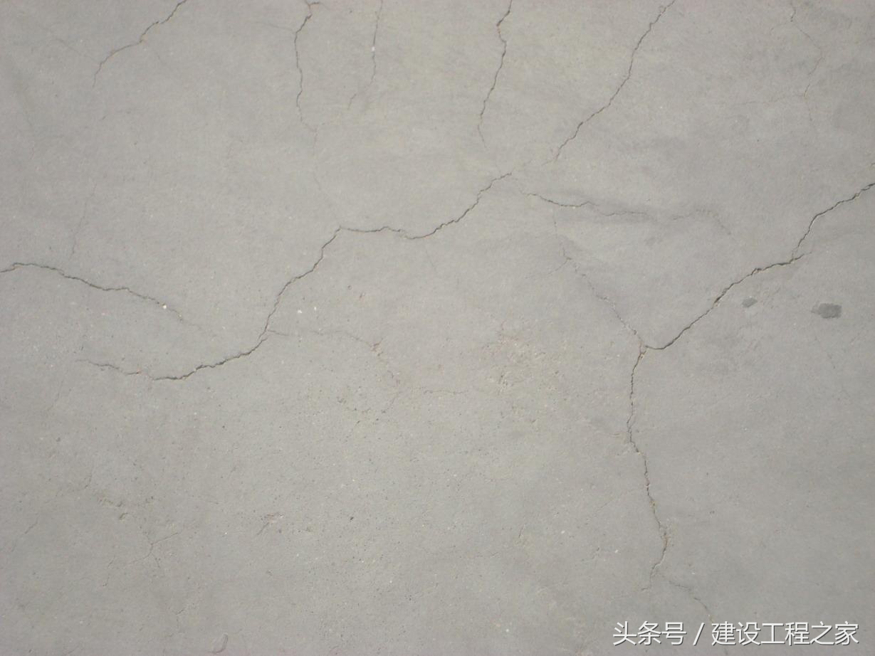 混凝土顶板裂缝产生的原因,屋顶混凝土裂缝产生的原因