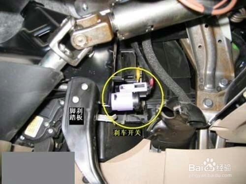 自动挡应该先拉手刹还是先挂p挡,自动挡汽车要挂p挡才能一键启动